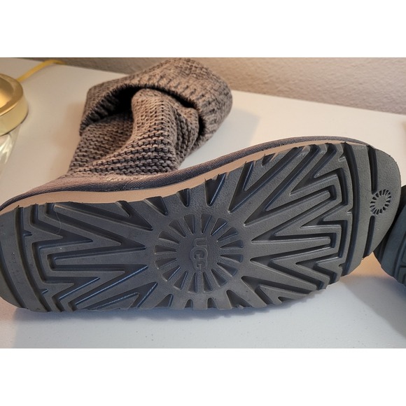 UGG Australia Women's Gray Knit Button Cardy Tall Boots Size 10. - Picture 7 of 13